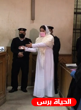 انهيار حنين حسام أثناء جلسة سماع الشهود 